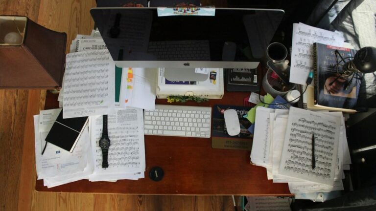 The Messy Desk Myth: What Really Happened When Scientists Tested Clutter and Creativity