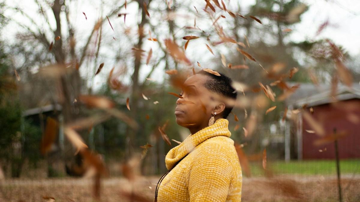 Your Yellow Jumper Feels Happier for a Reason. It Just Isn’t Dopamine