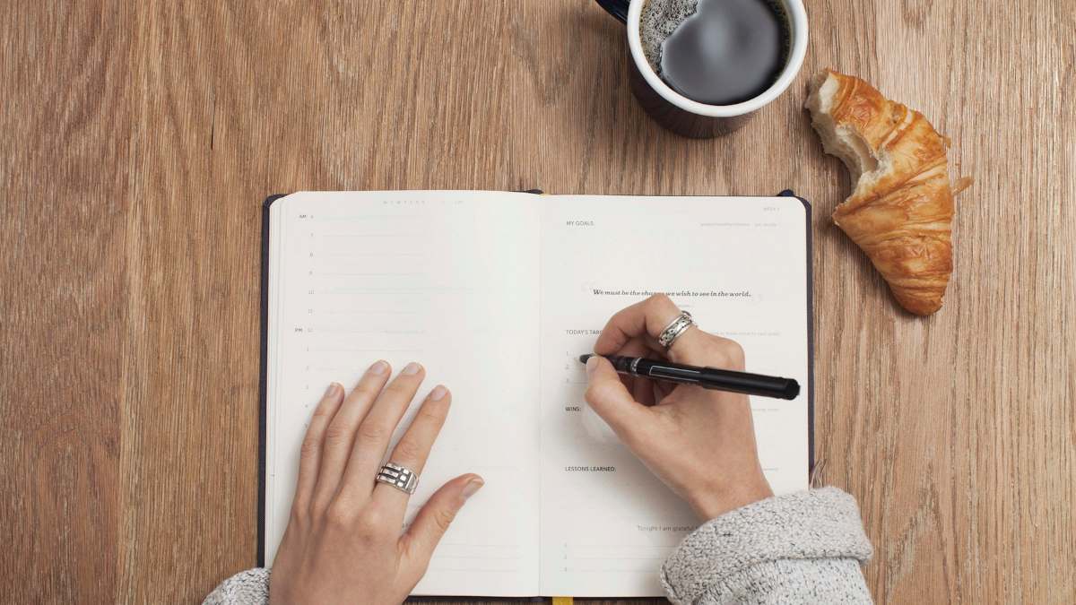 Does Writing About Your Feelings Actually Help? What 40 Years of Research Says